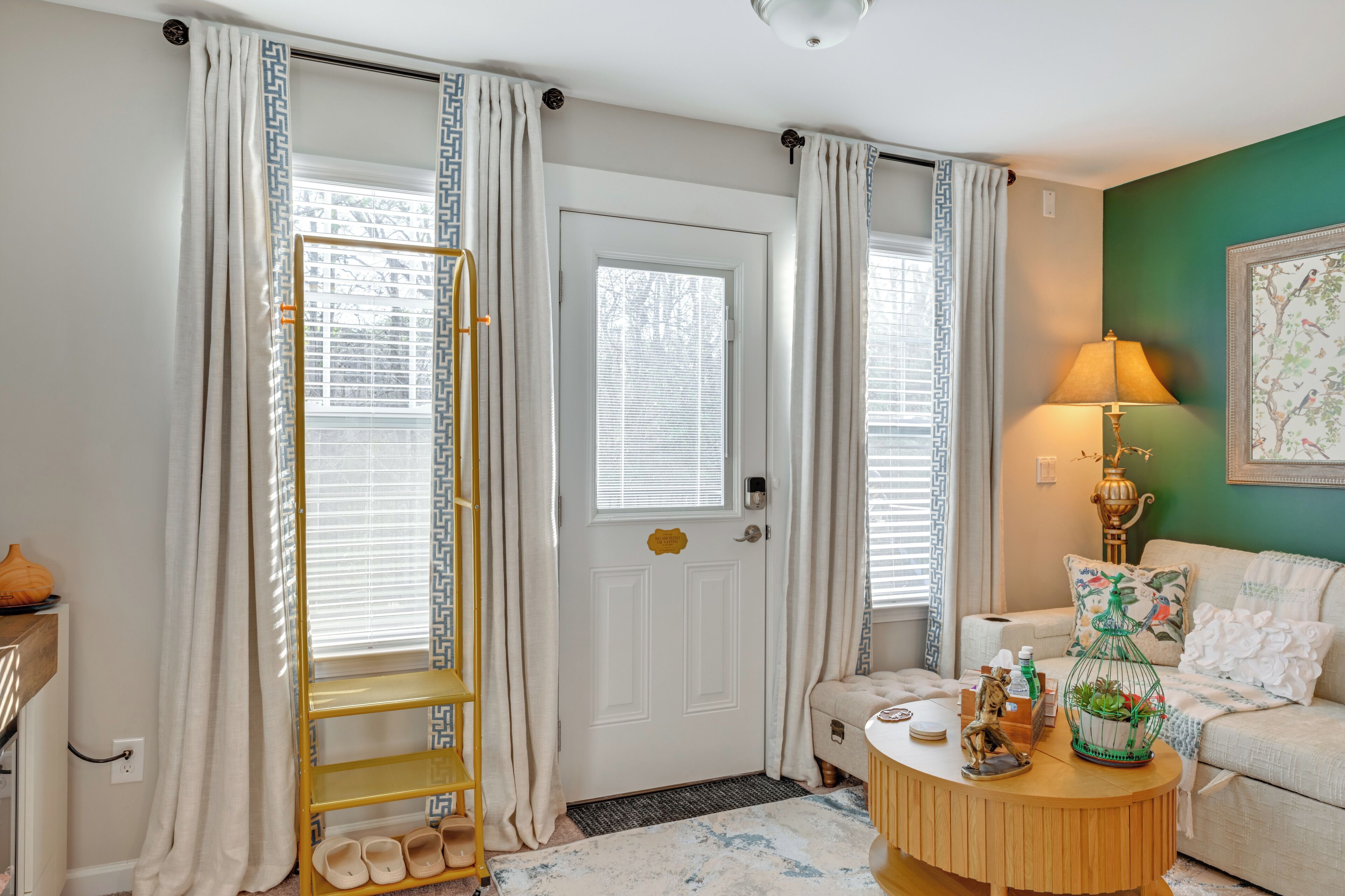 المنشأة من الداخل