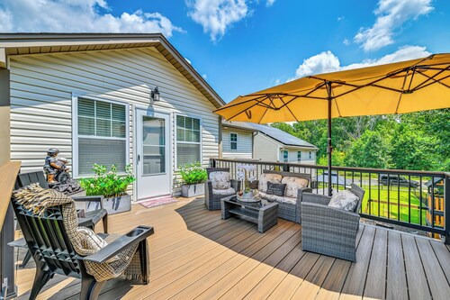 Deck, Patio! Charming Concord Studio Near Speedway