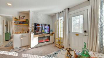 Apartment (0 Bedroom) | Interior