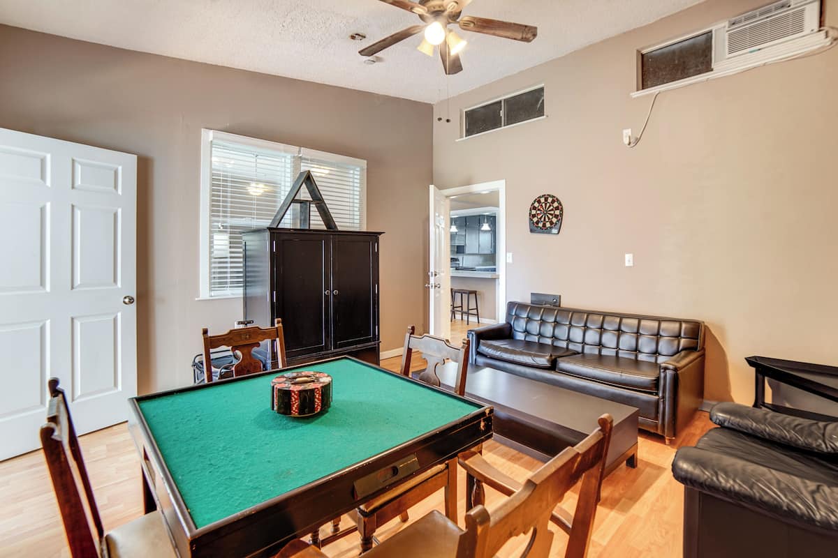 House (4 Bedrooms) | Front of property