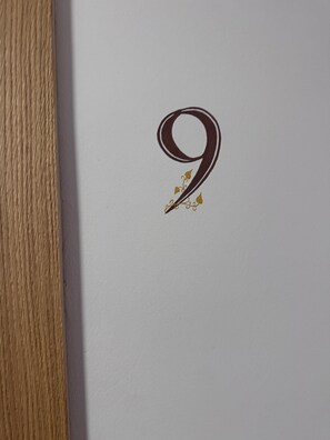 Interior detail - Comfortable single room in the historic town center of Heidenheim (Heidenheim)