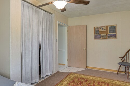 Crystal City Home: 3br/2ba Cozy, Cute & Quaint