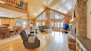 House (4 Bedrooms) | Front of property