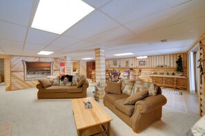 Interior - Stunning Sunset Views! Lake Michigan Lodge (Cooks)