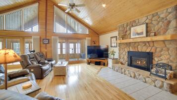 House (4 Bedrooms) | Interior