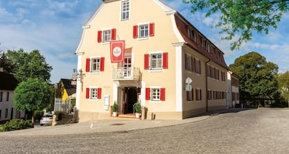 Comfortable triple room in the historic town center of Heidenheim