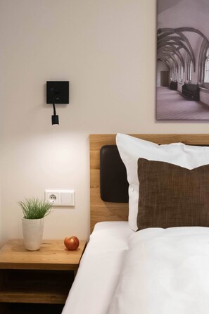 Room - Comfortable single room in the center of Heidenheim including WLAN parking space (Heidenheim)