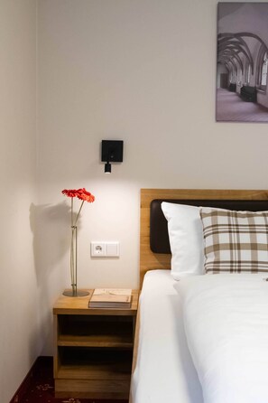 Room - Comfortable single room in a central location on the market square in Heidenheim (Heidenheim)