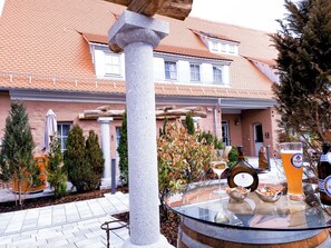 Outdoor dining - Apartment with terrace (Muhr am See)