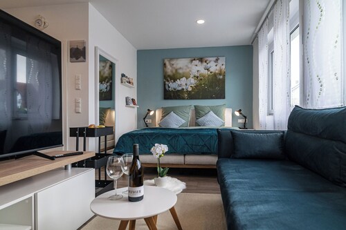 Modernes Apartment Skandi mit Terrasse und eingezäuntem Garten in Gunzenhausen