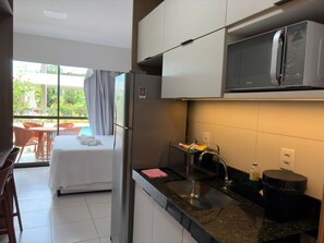 Lägenhet Deluxe - utsikt mot poolen - bottenvåning | Eget kök