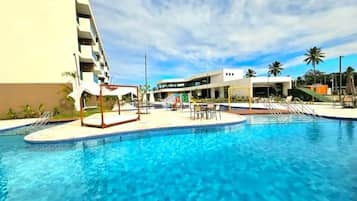 Apartamento | Piscina | 10 piscinas externas