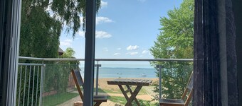 Boddenhus Loissin "Seeblick" with sauna directly on the Greifswald Bodden