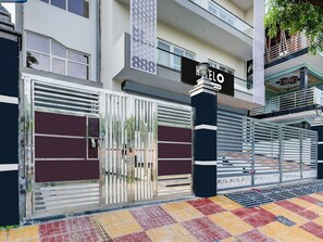 House | Reception - Hotel O Pari Chowk Metro Station (Greater Noida)