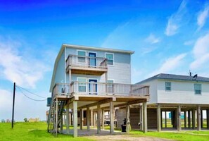 Exterior - Bluewater Breeze Bungalow – Peaceful Bay-Side Retreat with Beach & Bay Views (Surfside)