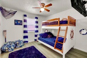 WiFi, bed sheets - Bluewater Breeze Bungalow – Peaceful Bay-Side Retreat with Beach & Bay Views (Surfside)