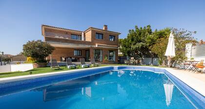 Blue Oasis Retreat by Fidalsa