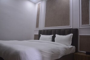 Deluxe Double Room | Free WiFi - The Ramayan (Orchha)