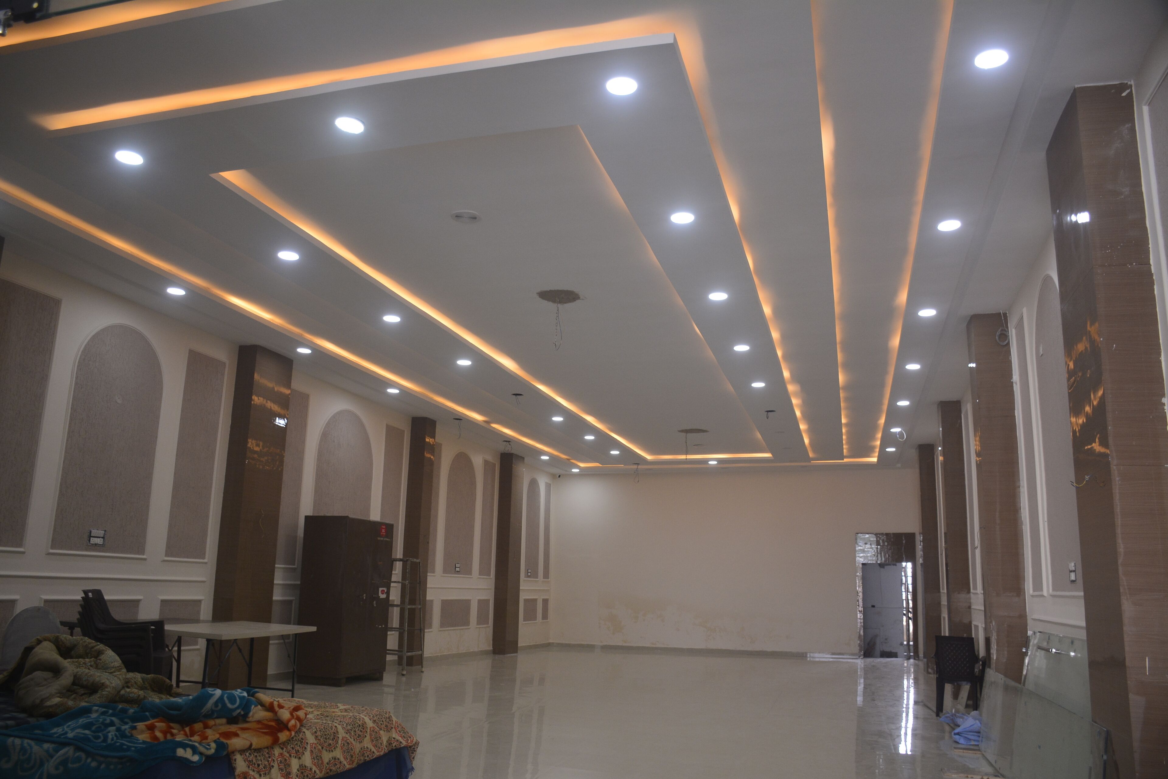 المنشأة من الداخل