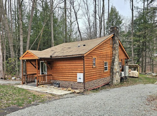 Modern 4-bedroom Log Cabin in Somerset