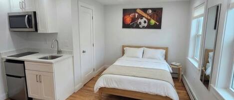 1 habitación, tabla de planchar con plancha, wifi y ropa de cama