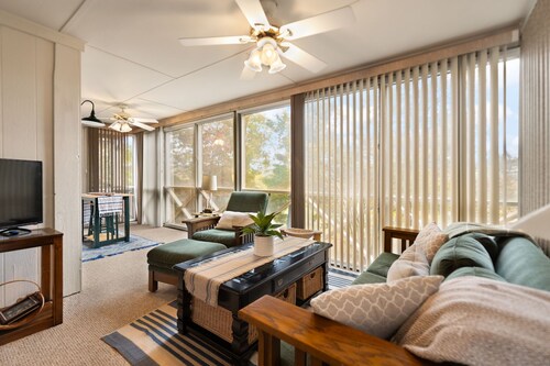 3-bedroom condo in delightful Woodson Bend Resort, Bronston, KY on  #7 Green