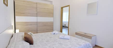 Apartment, 2 Bedrooms, Patio, Garden View