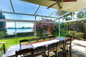 Outdoor dining - Vrbo Property (São Paulo)