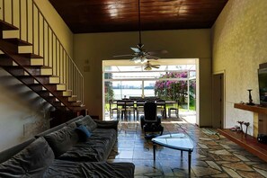 リビング エリア