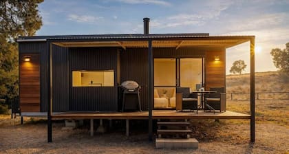 Crown Equine Retreat Under the Bridge Romantic City Escape