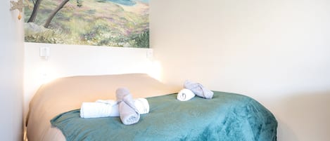 熨斗/熨衫板、Wi-Fi、床單