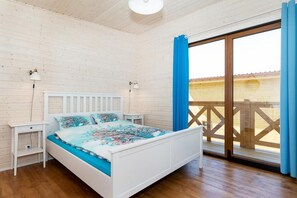 2 bedrooms, travel crib, WiFi (free), bed sheets - Comfortable holiday home (No. 3), summer pool (Rewal)