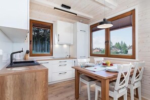 Private kitchen - Comfortable holiday home (no. 13), summer pool (Rewal)