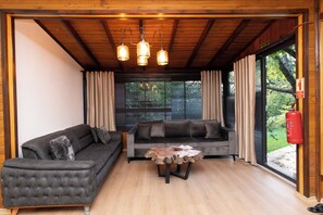 Comfort-Villa, Talblick | Wohnbereich