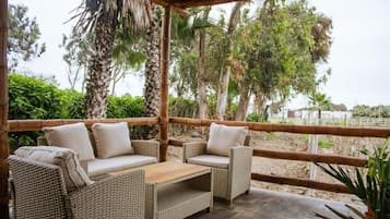 Classic-Doppelzimmer, Poolblick | Unterkunftsgelände