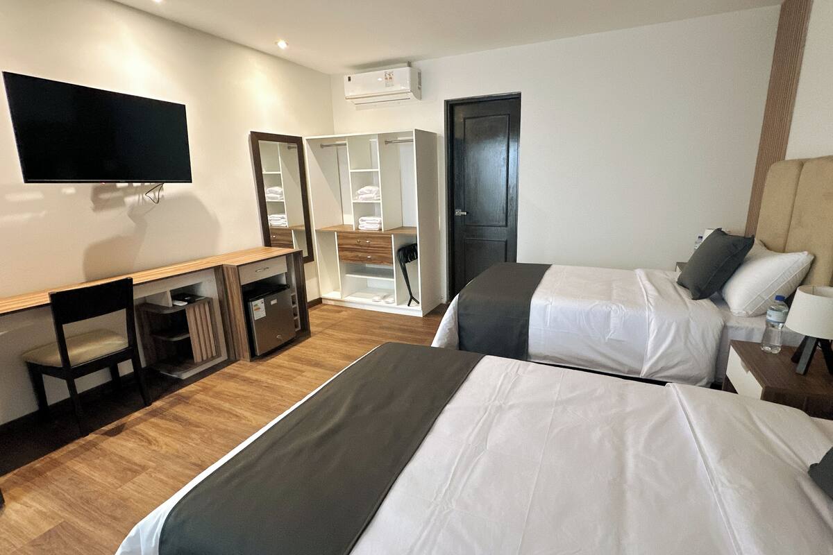 Habitación doble estándar, para no fumadores | Escritorio y wifi gratis 