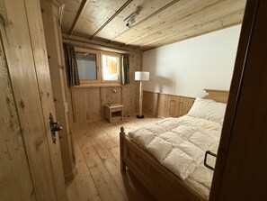 4 bedrooms, iron/ironing board, free WiFi, bed sheets - Charming mountain flat with sauna (Lenzerheide/Lai)