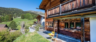 Charming mountain flat with sauna