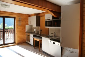Private kitchen - MY BREAK IN THE HIGH TAUERN MOUNTAINS (Mallnitz)