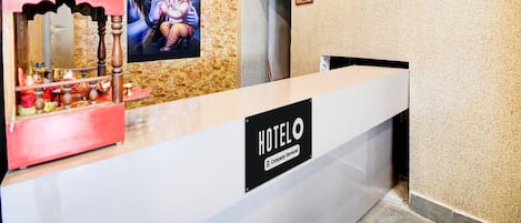House | Reception