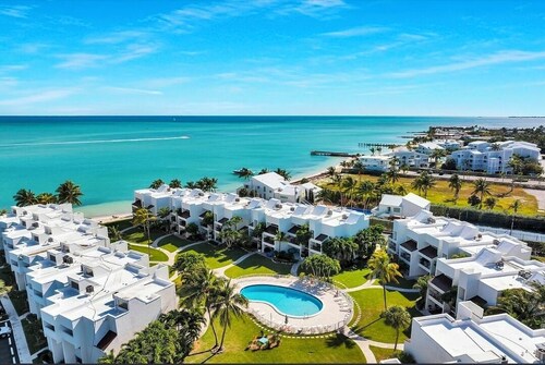 Unwind at the Colony in this beautiful 2 bedroom Condo with pool view