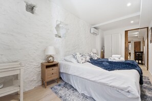 Iron/ironing board, free WiFi, bed sheets - Robin's Nest – Cocon au cœur du Vieil Antibes (Antibes)