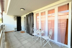 Outdoor dining - M457 - Marcelli, three-room apartment with a/C (Marcelli)