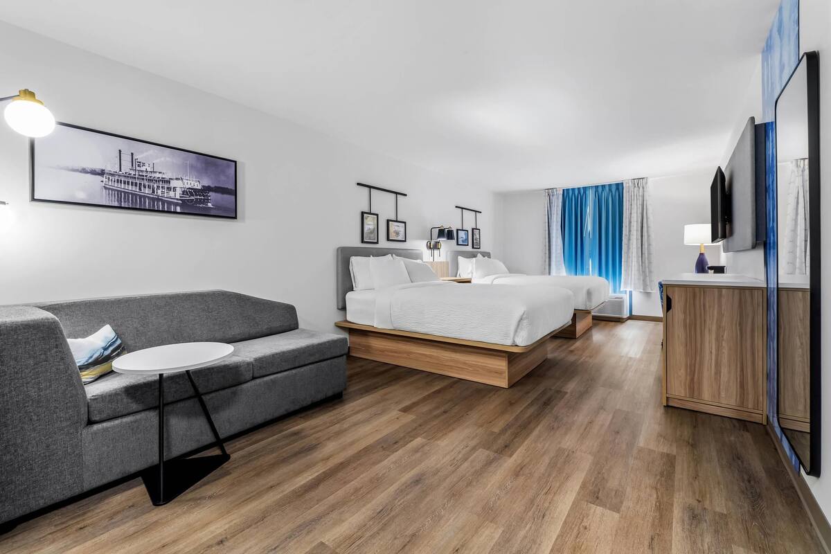 Suite, Multiple Beds, Non Smoking | Desk, blackout drapes, iron/ironing board, WiFi (free)