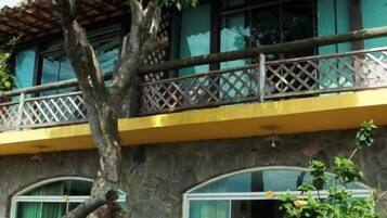 Suite familiar, patio, vistas al jardín | Exterior