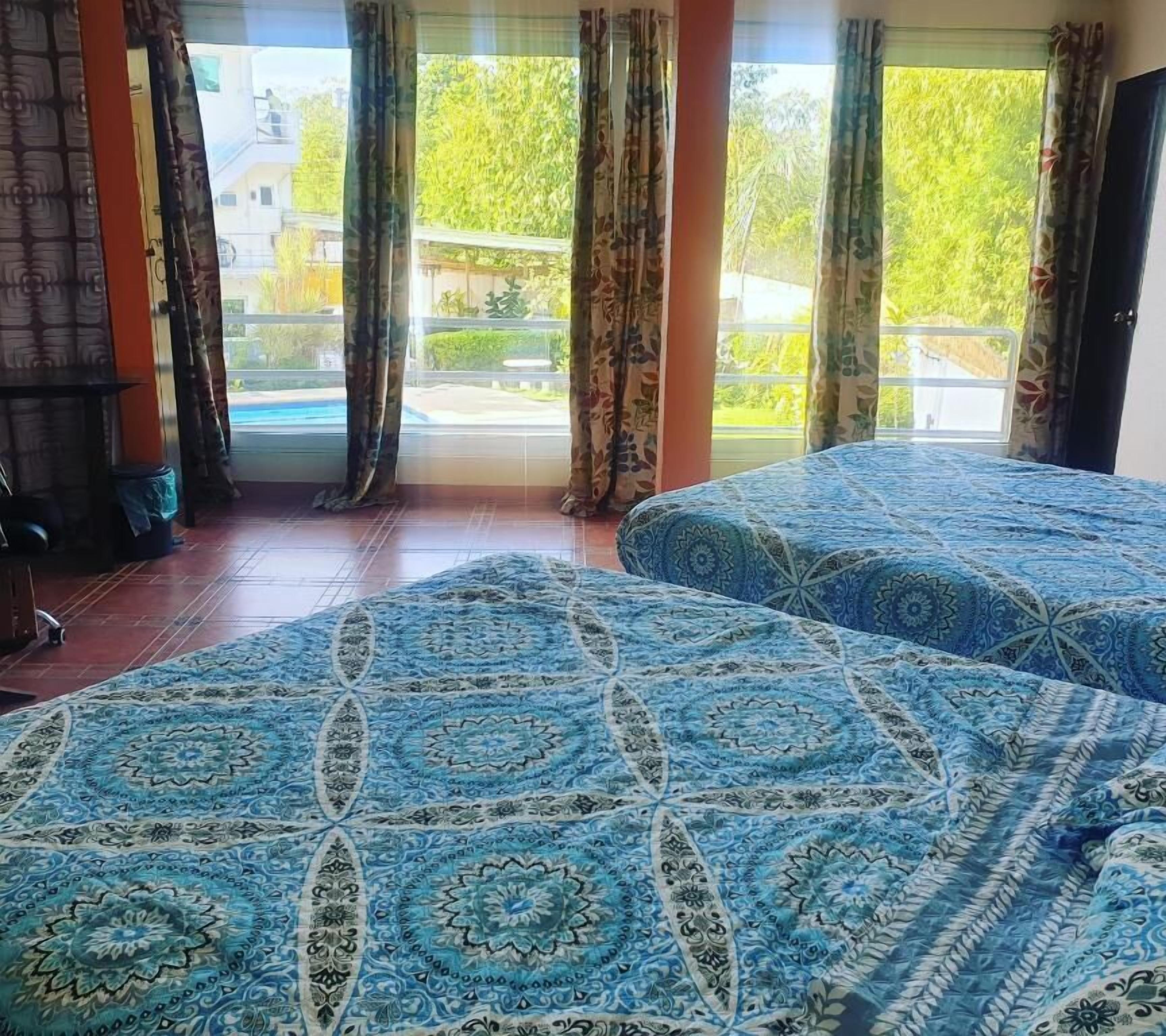 Deluxe Double or Twin Room, Pool View | Interior