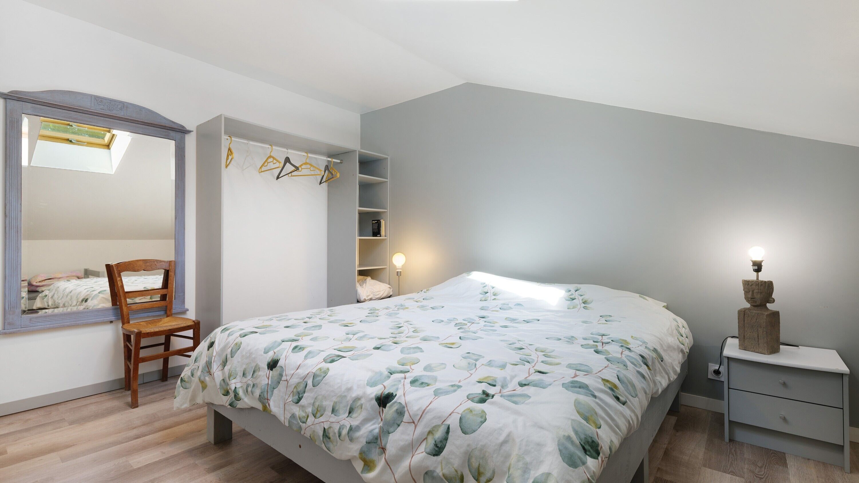 WiFi, bed sheets