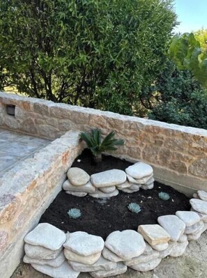 Property grounds - Gavrilis apartments: LOFT (Nenita)