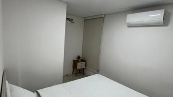 2 quartos, Wi-Fi de cortesia, roupa de cama