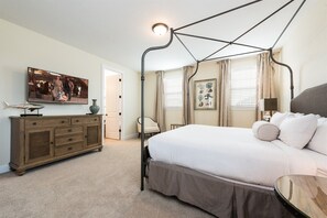 Room - 6BR Home w/ Pool, Theater & Game Room (Kissimmee)